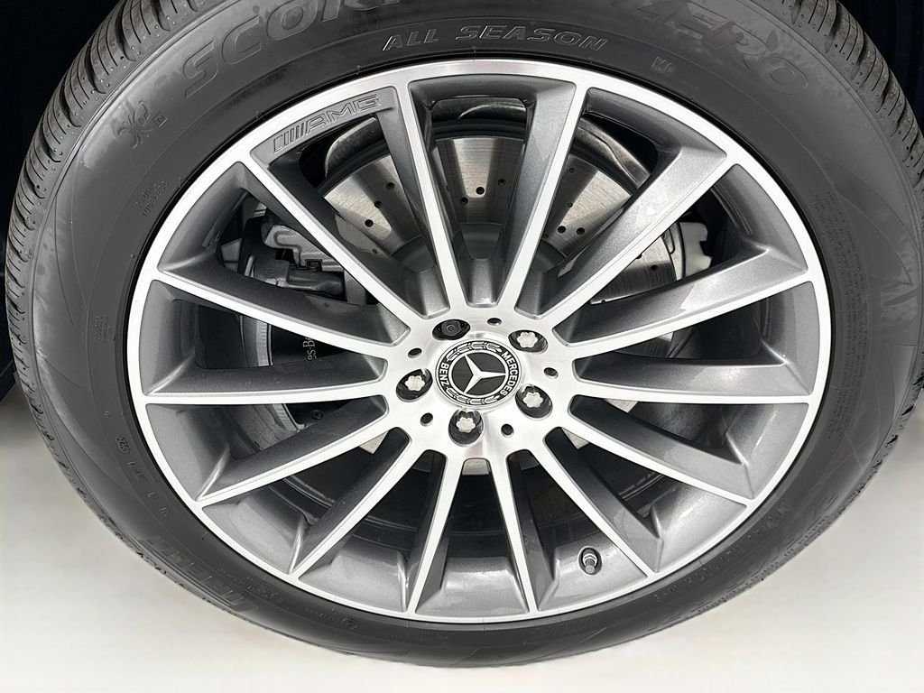 New 2026 MANUFAKTUR Ireland Mid Green Metallic Mercedes-Benz GLE 580 image 31