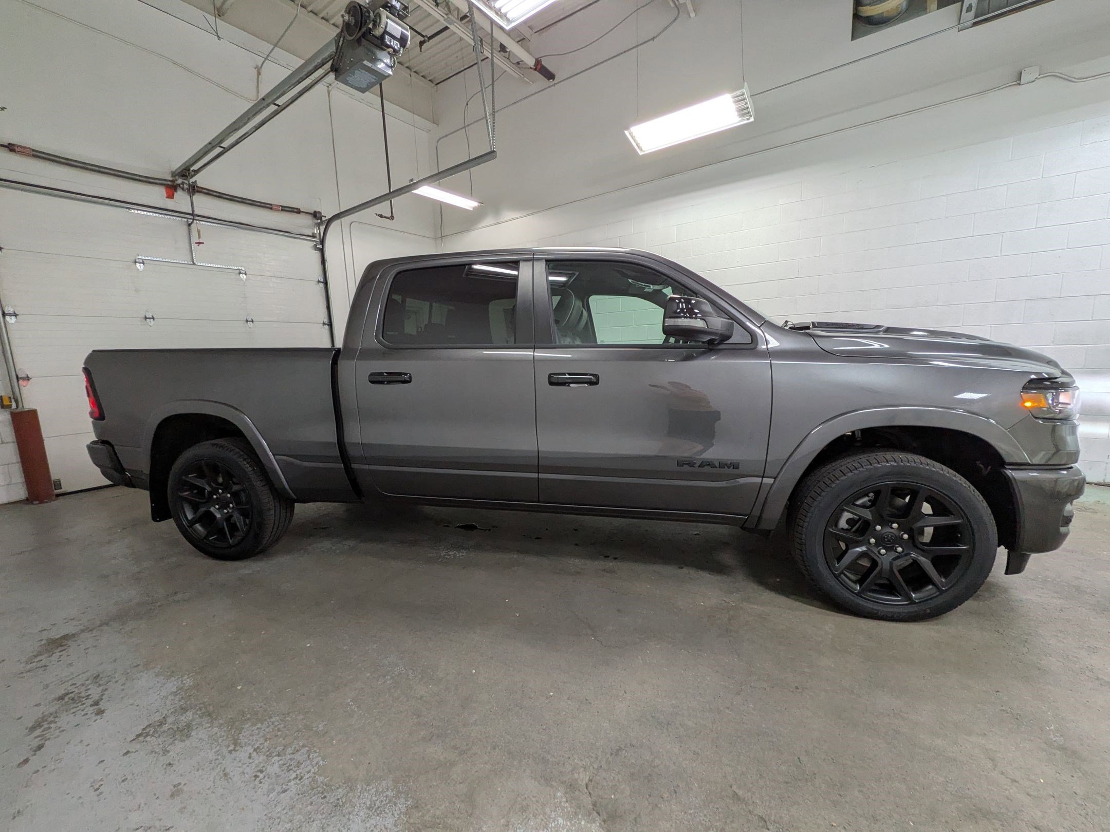 New 2026 Granite Crystal Metallic Clear-Coat Exterior Paint RAM Laramie image 3