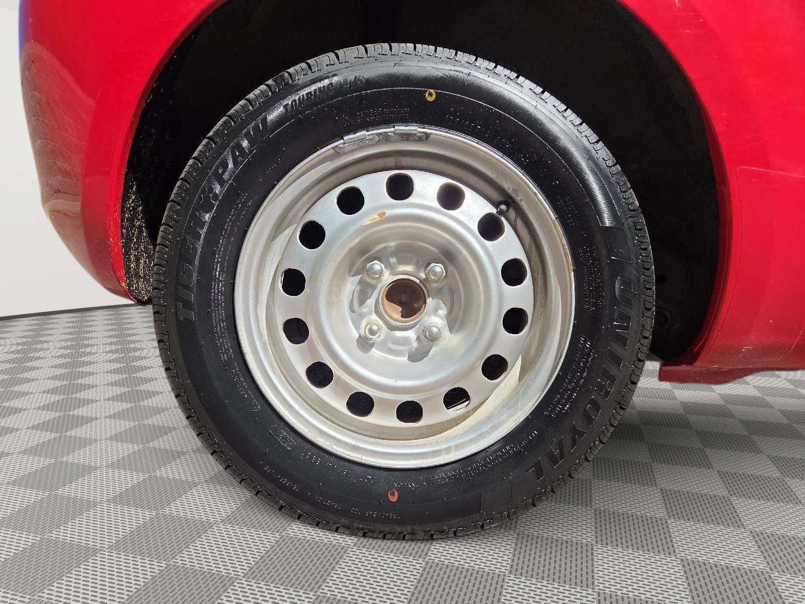 Used 2007 Absolutely Red Toyota Base image 11