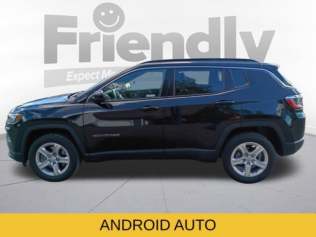 Used 2023 Black Jeep Latitude image 10