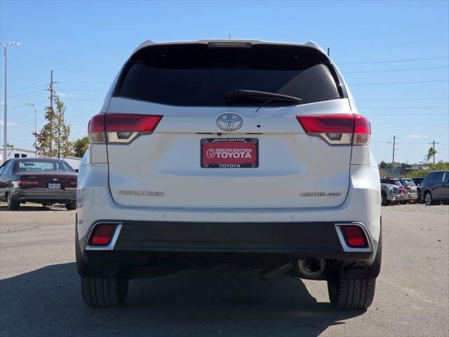 Certified Used 2017 BLIZZARD PEARL Toyota  image 26