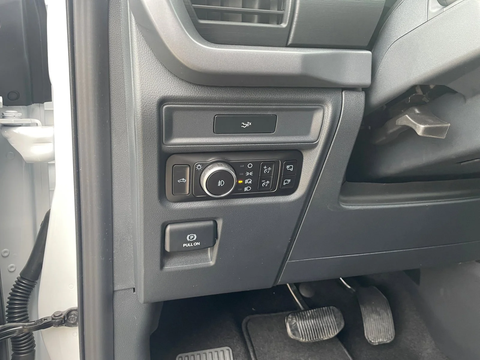 New 2026 Oxford White Ford XLT image 16