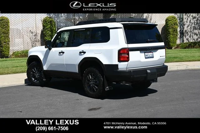 Used 2024 White Toyota 1958 image 4