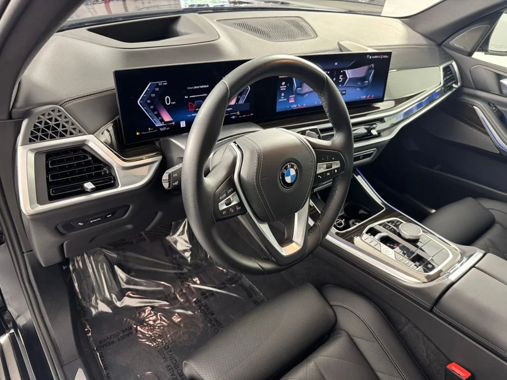 Used 2026 Black Sapphire Metallic BMW xDrive40i image 15