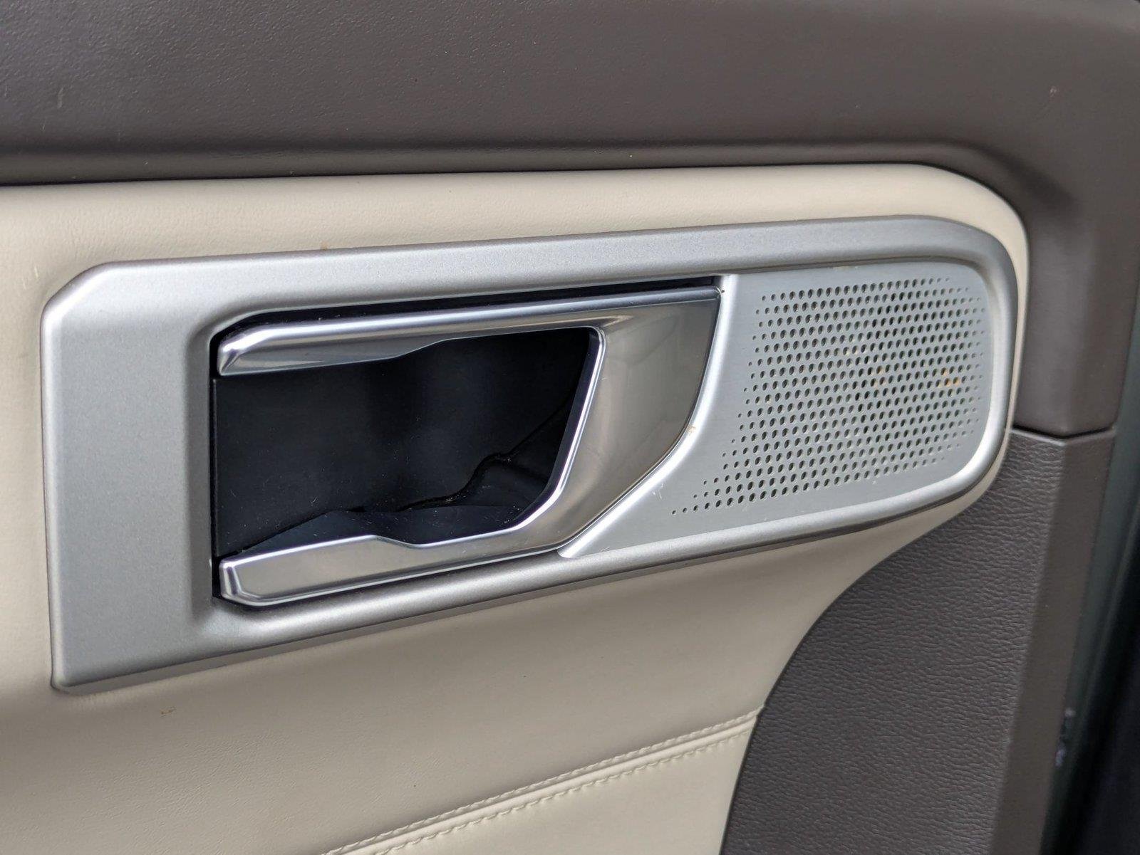 Used 2020 Silver Spruce Metallic Ford Platinum image 25