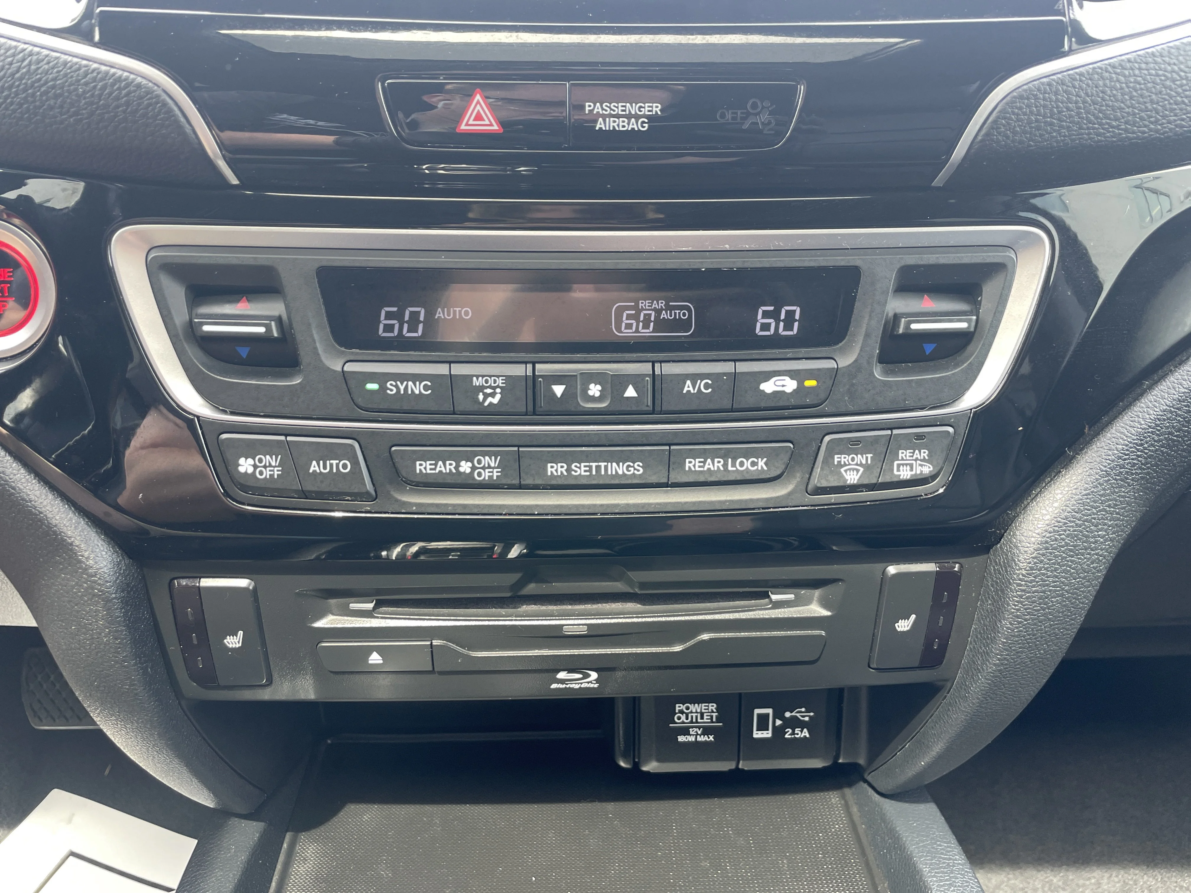 Used 2020 Gray Honda Touring 7-Passenger image 25