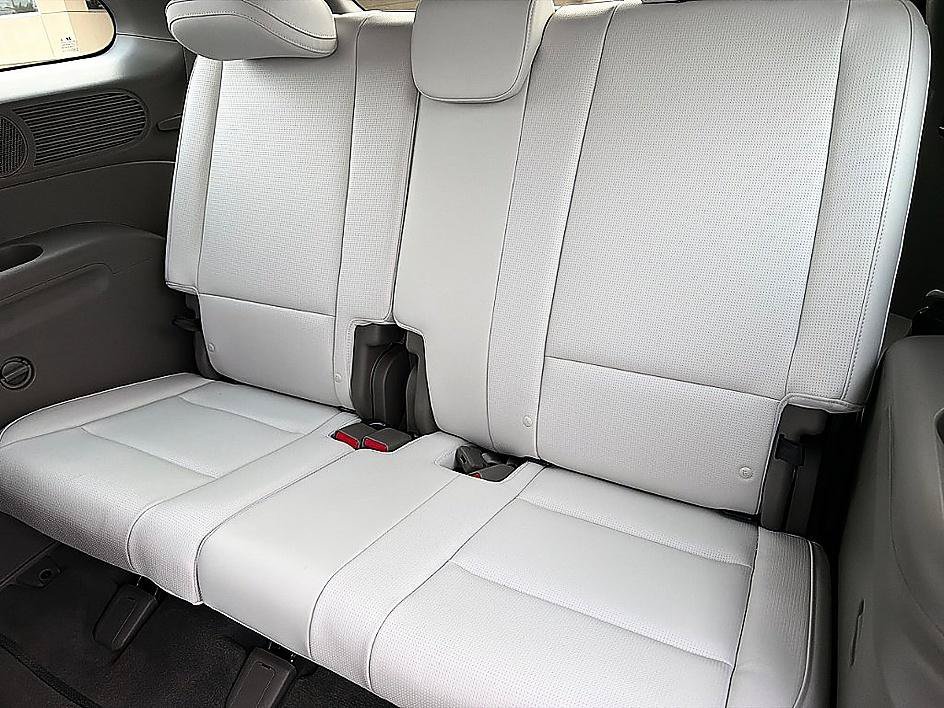 Used 2026 Creamy White Pearl Hyundai SEL 7P image 8