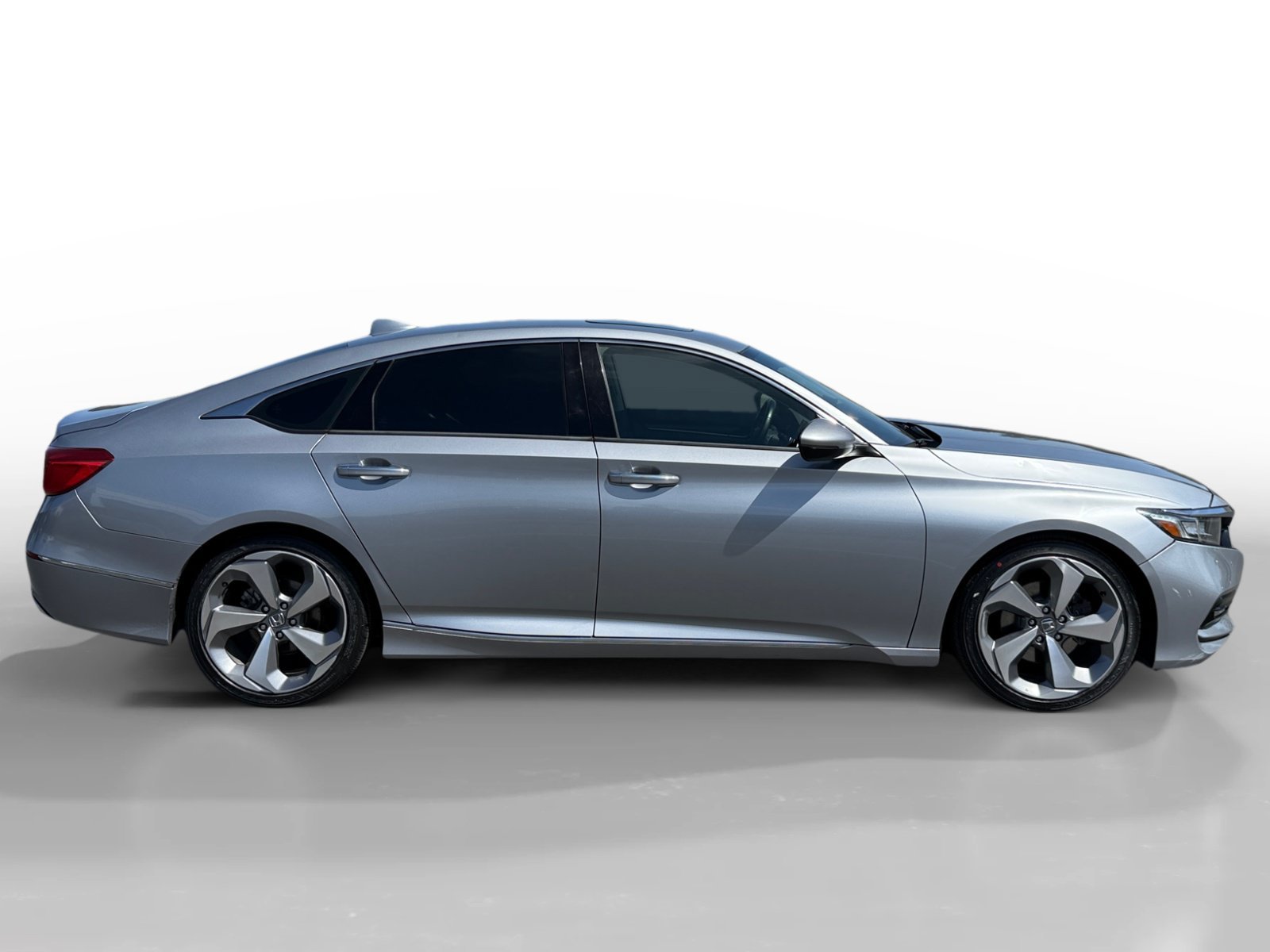 Certified Used 2018 Silver Honda Touring image 6