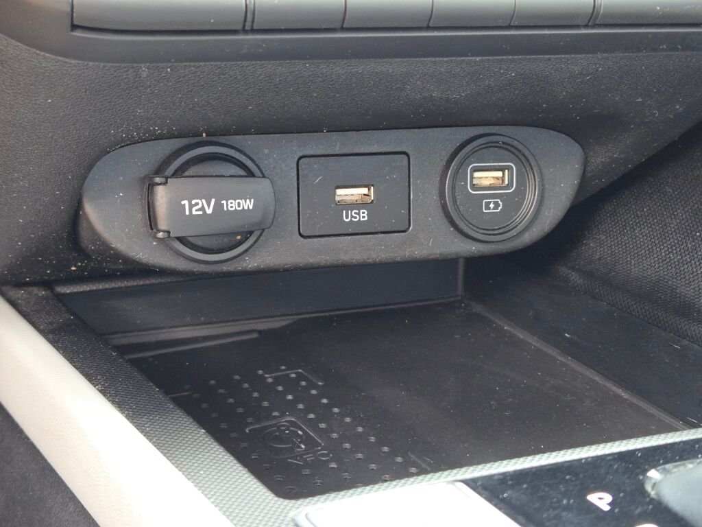 Used 2022 Black Hyundai Limited image 26