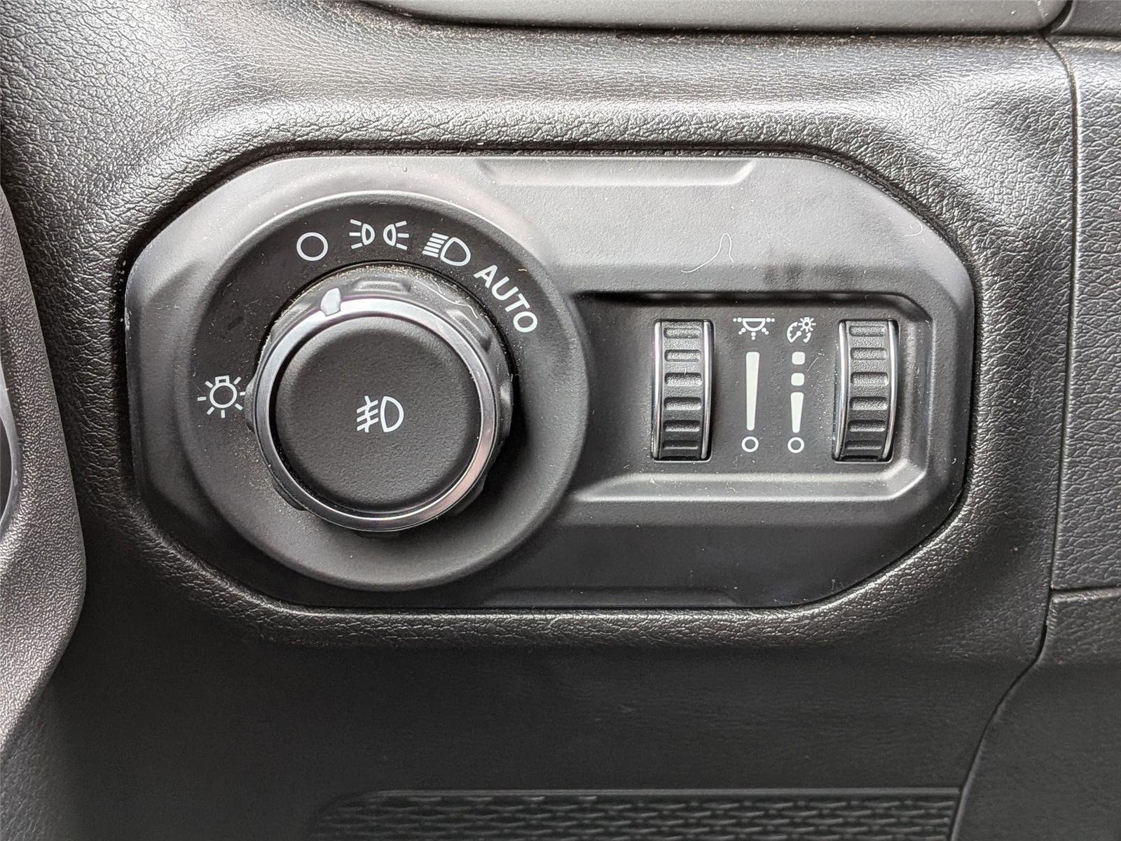 Used 2021 Snazzberry Pearlcoat Jeep Unlimited Sahara image 23
