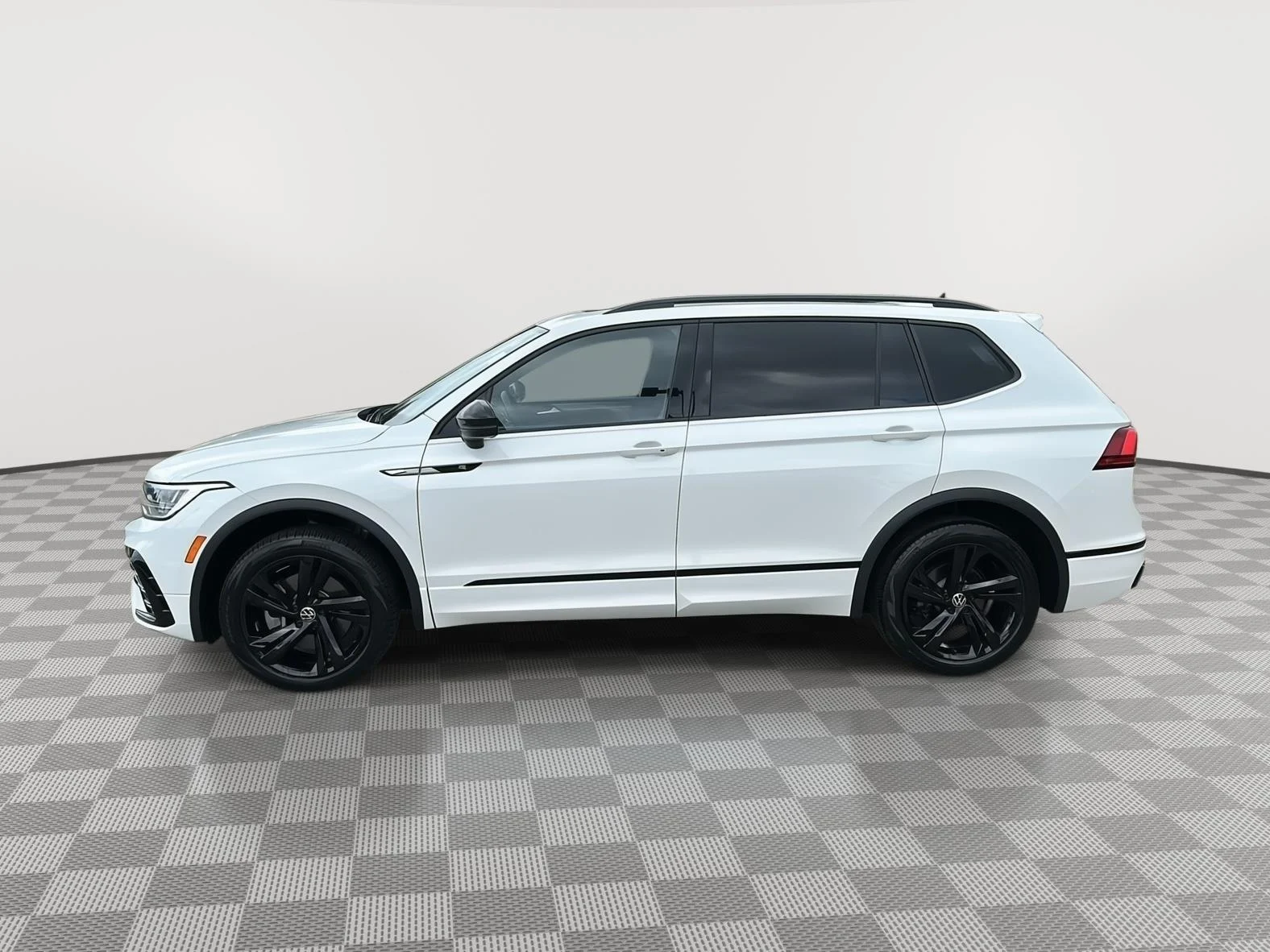 Certified Used 2024 Opal White Pearl Volkswagen SE R-Line Black image 8