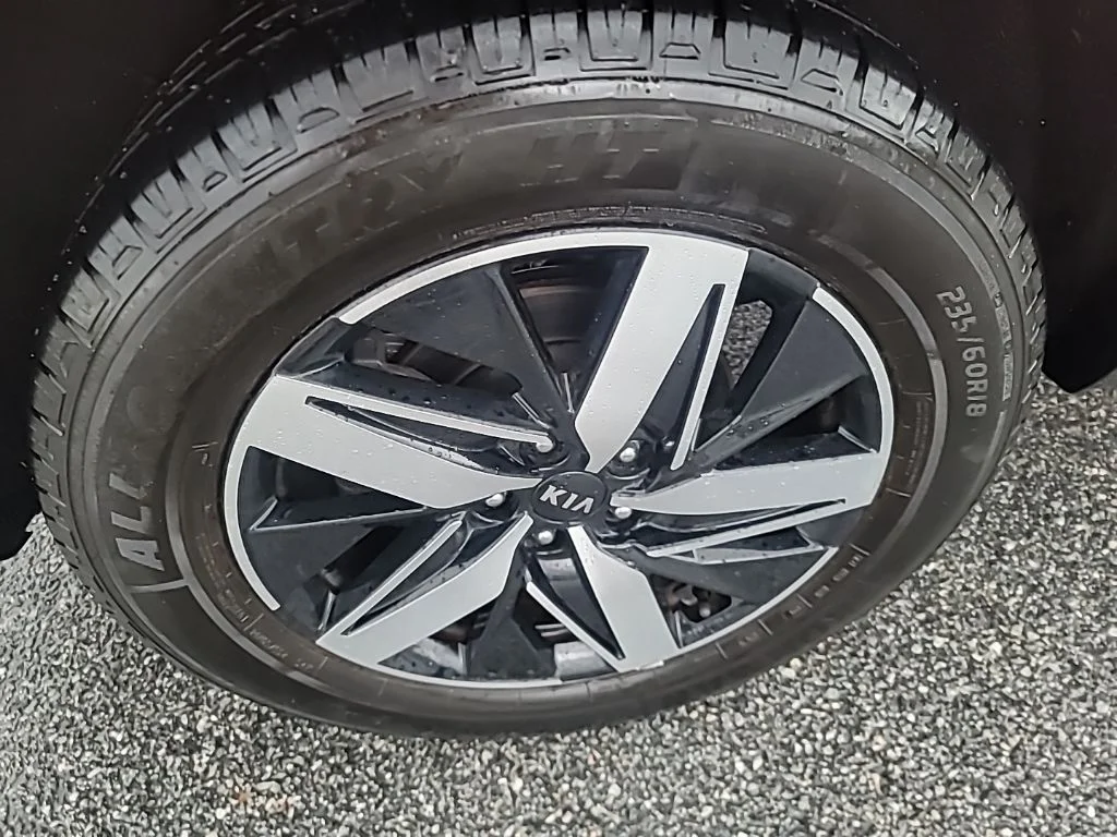 Used 2021 Red Kia EX image 8