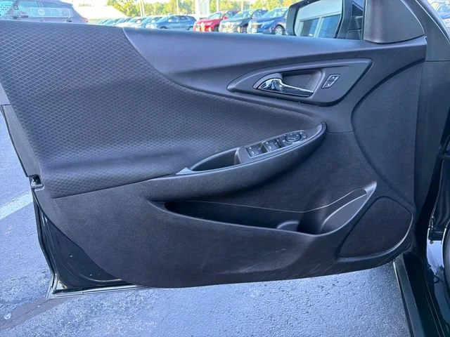 Used 2025 Mosaic Black Metallic Chevrolet 1LT image 17