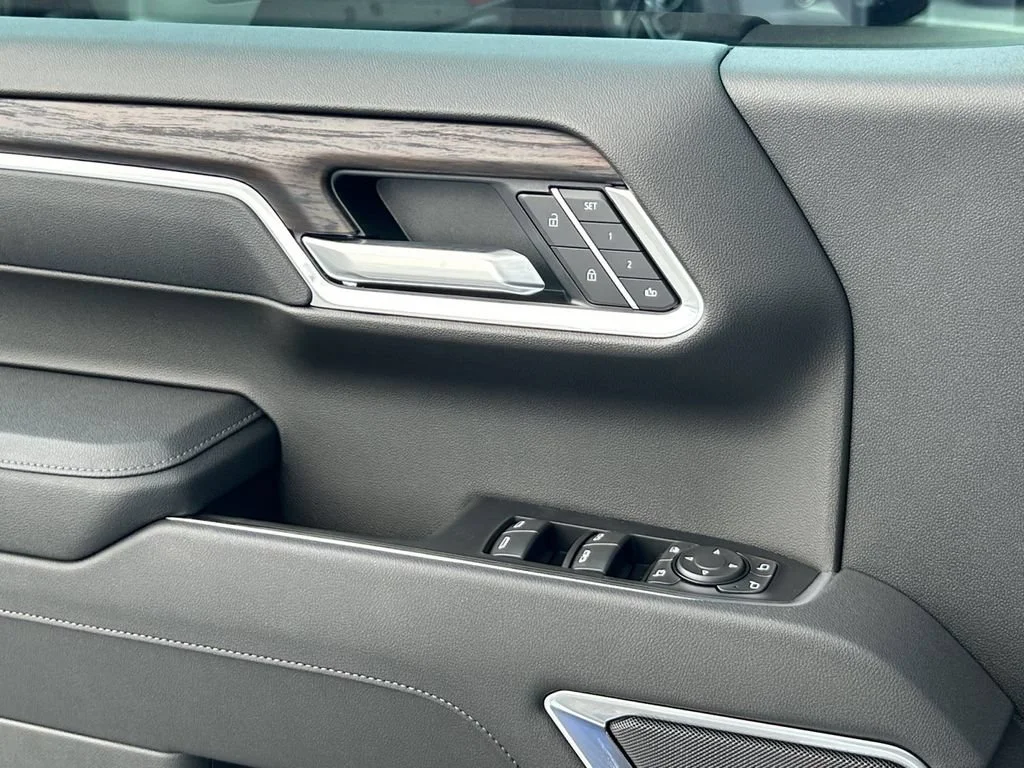 New 2026 Summit White GMC SLT image 28