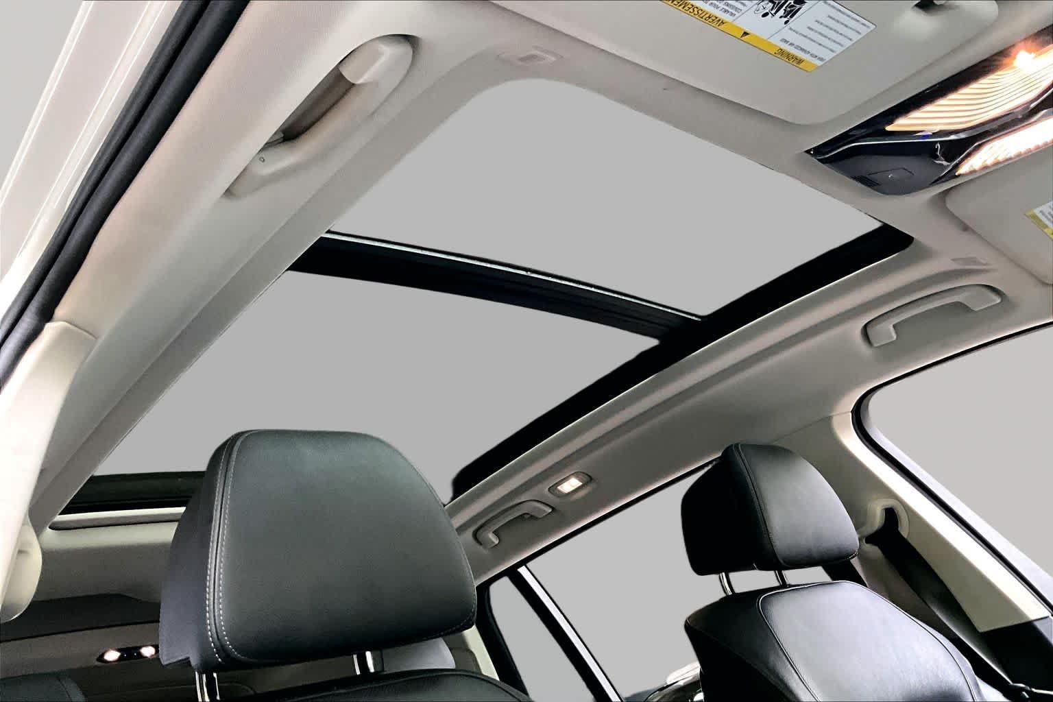 Used 2020 Mineral White Metallic BMW xDrive40i image 13