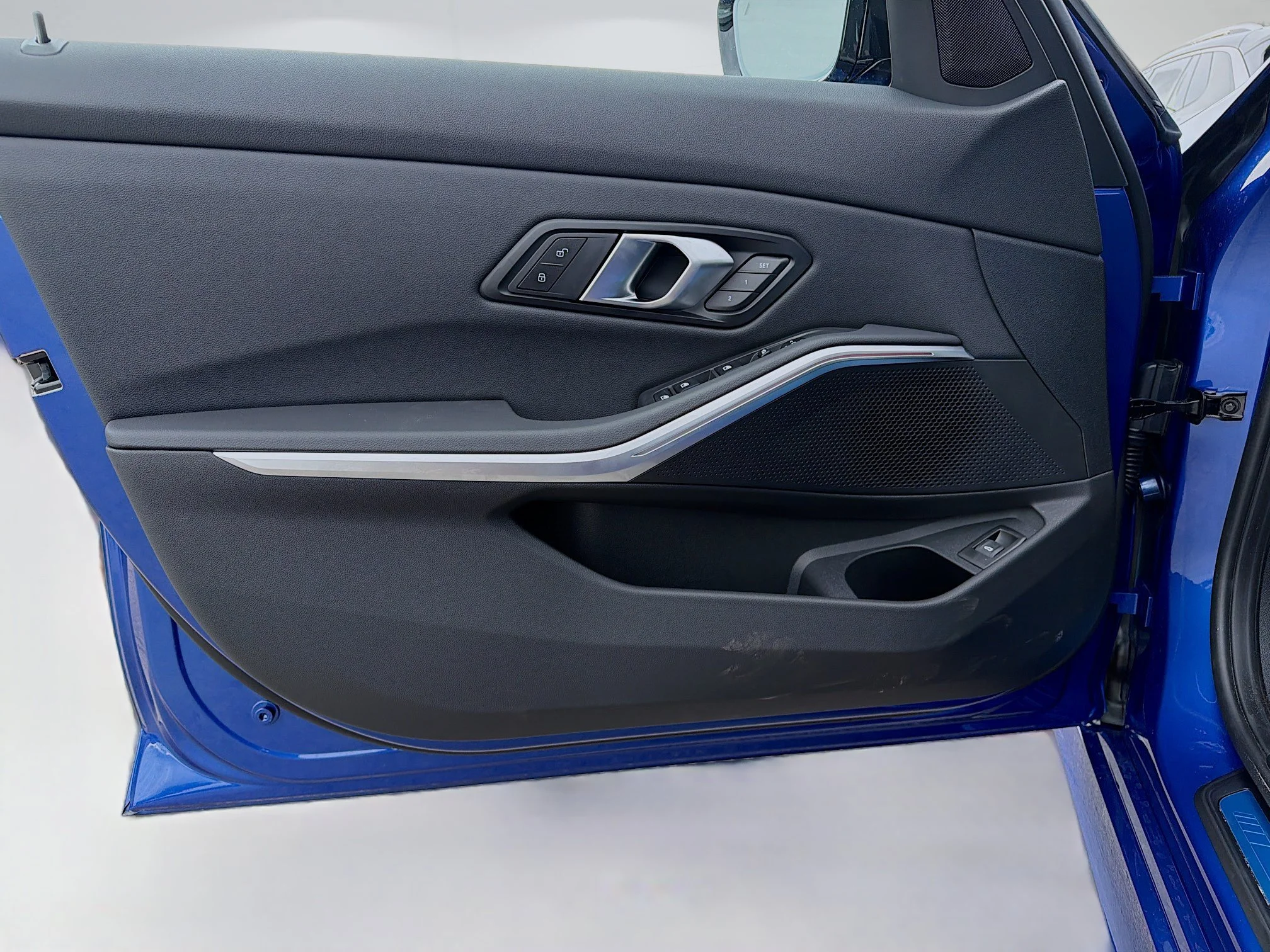 New 2026 Portimao Blue Metallic BMW 330i image 22