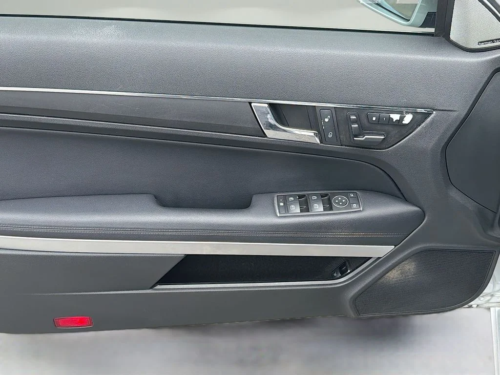 Used 2012  Mercedes-Benz E 350 image 19