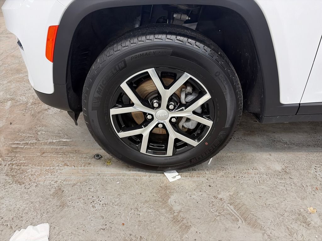 Certified Used 2023 White/off-white Jeep Limited image 5