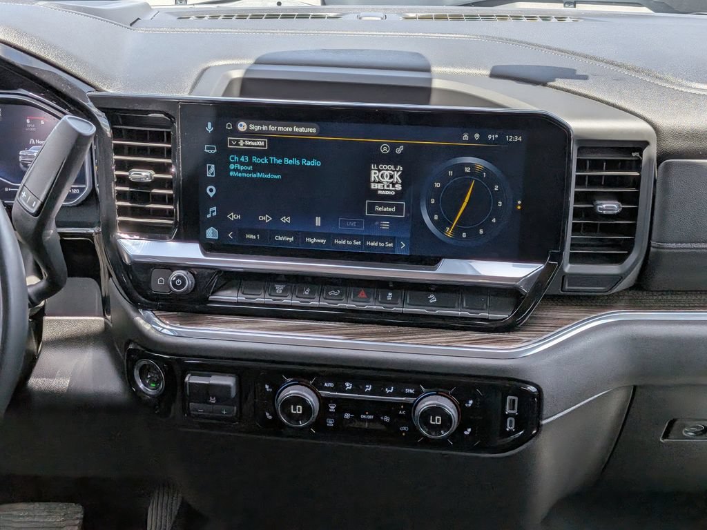 2025 Chevrolet Silverado 2500HD LT - Photo 17