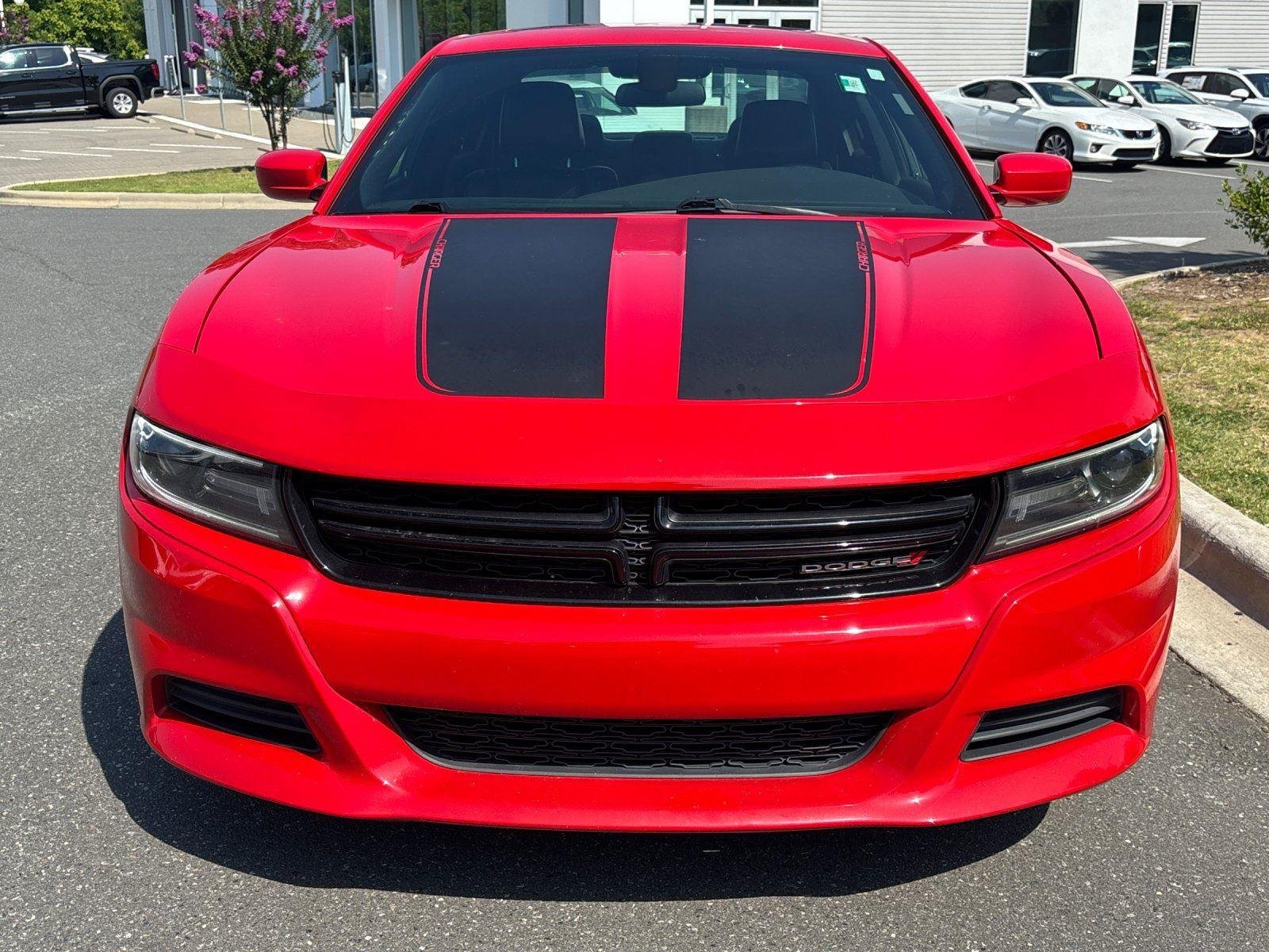 Used 2020 Torred Clearcoat Dodge SXT image 8