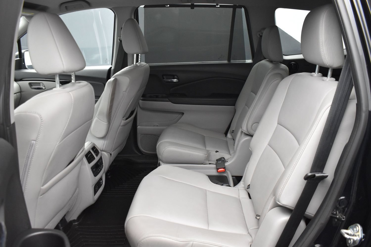 Used 2019  Honda Touring 7-Passenger image 4