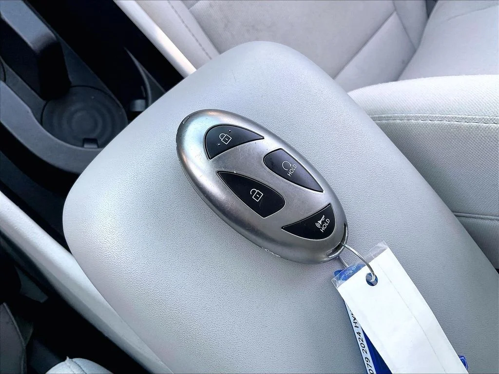 Used 2024 Ecotronic Gray Pearl Hyundai SEL image 26