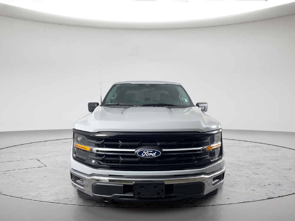 New 2026 White Ford XLT image 2