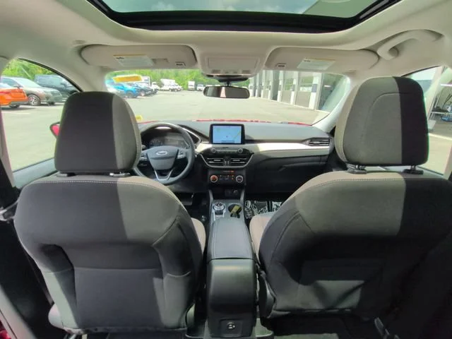 Used 2021 Red Ford SE image 21