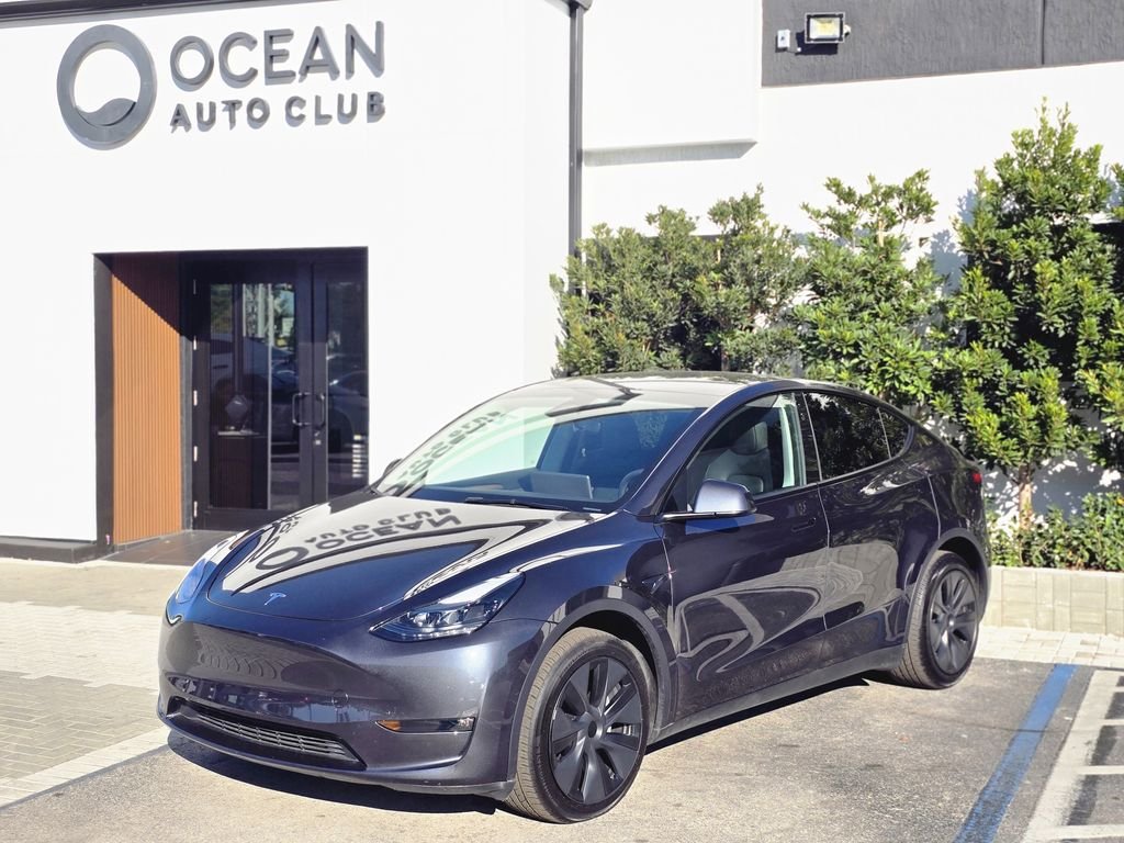 2025 Tesla Model Y Long Range