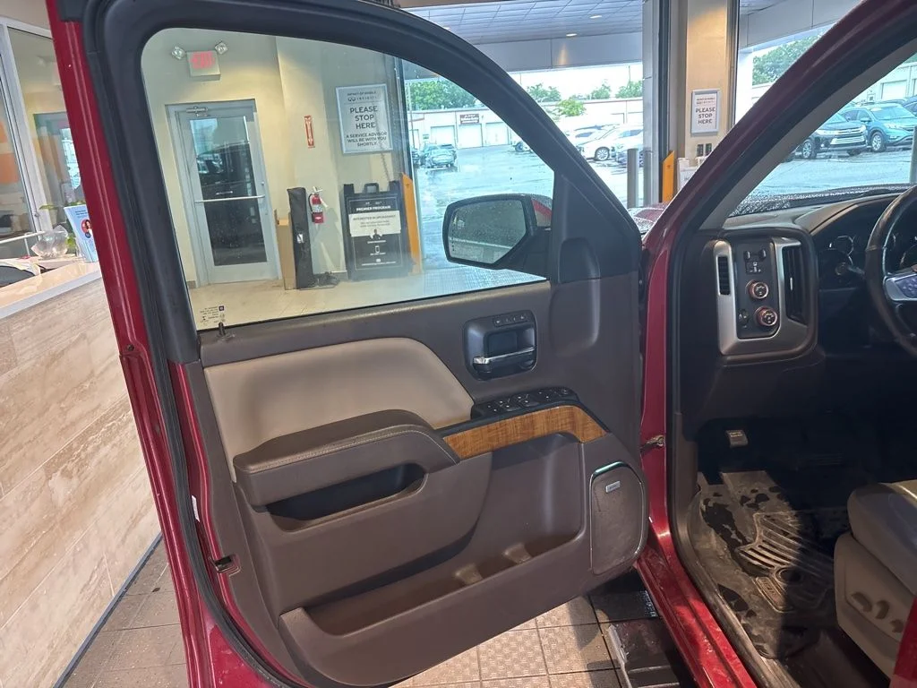 Used 2018 Red GMC SLT image 27