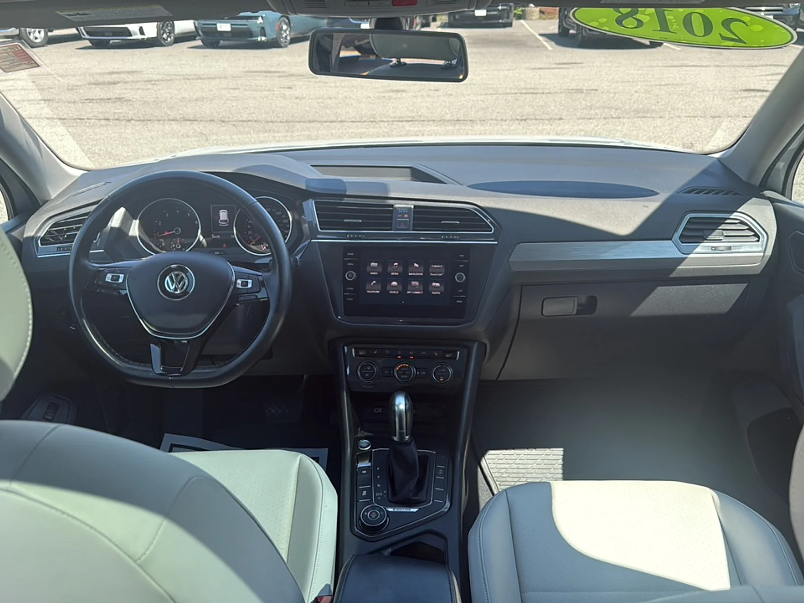 Used 2018 Platinum Gray Metallic Volkswagen SEL 4 MOTION image 26