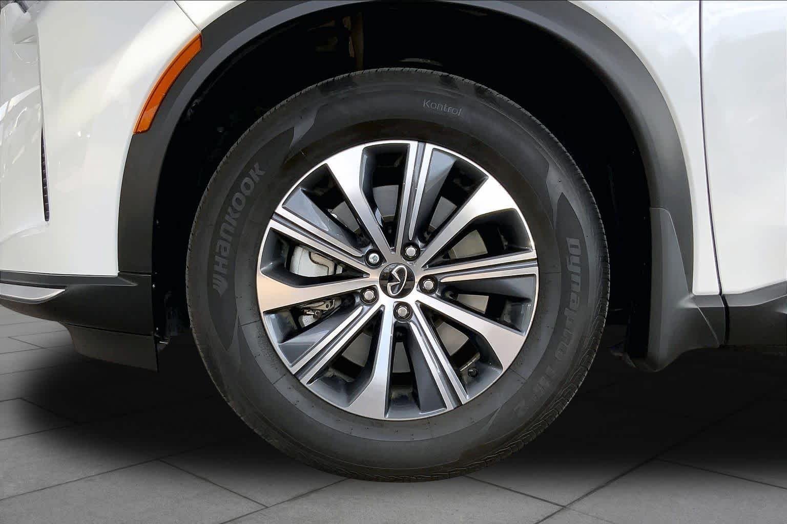 Used 2026 Radiant White INFINITI PURE image 11