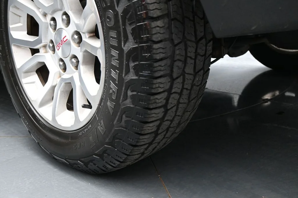 Used 2019 Black GMC SLT image 27