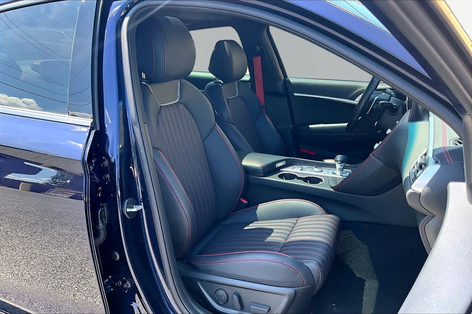 Used 2023 Capri Blue Genesis 2.0T image 9