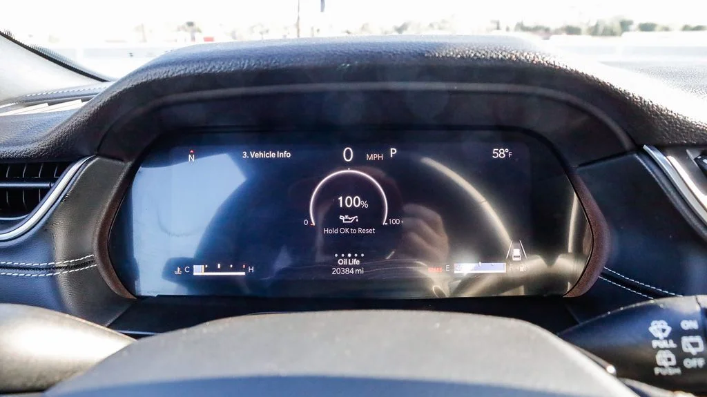 Used 2025 Silver Jeep Altitude image 27