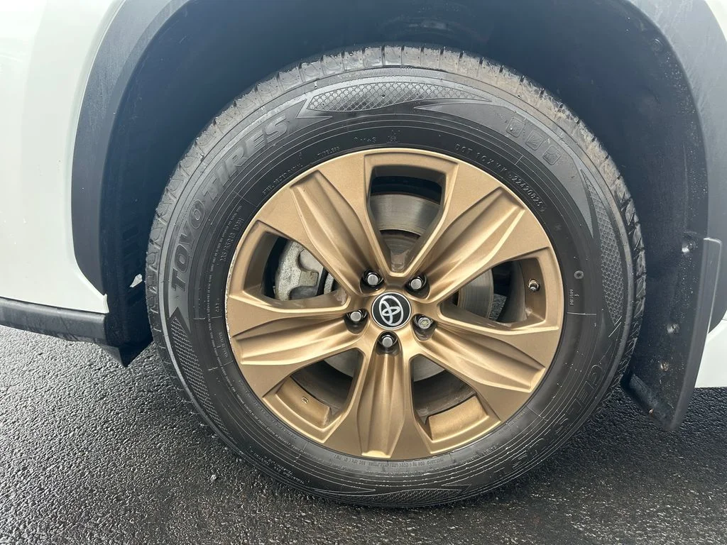 Used 2023 Beige Toyota Bronze Edition image 12