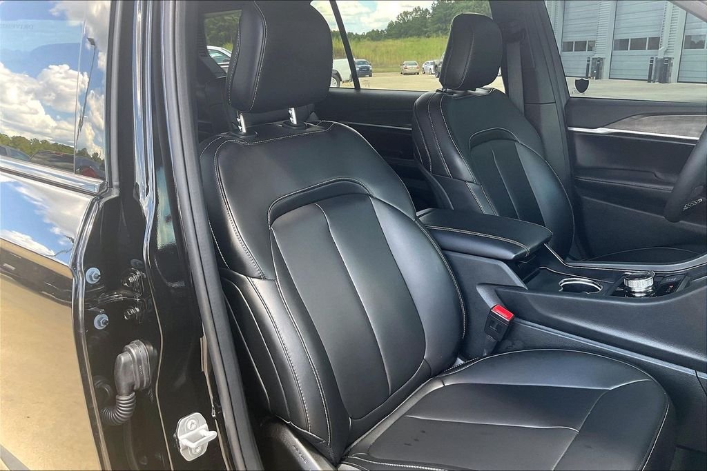 Used 2026 Black Jeep Limited image 7