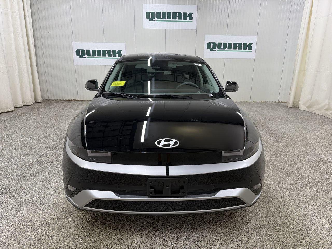New 2026 Abyss Black Hyundai SEL image 2