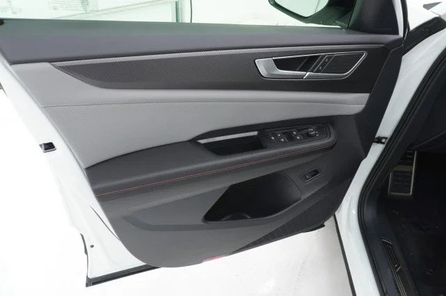 New 2026 Opal White Pearl Volkswagen 2.0T Peak Edition image 17
