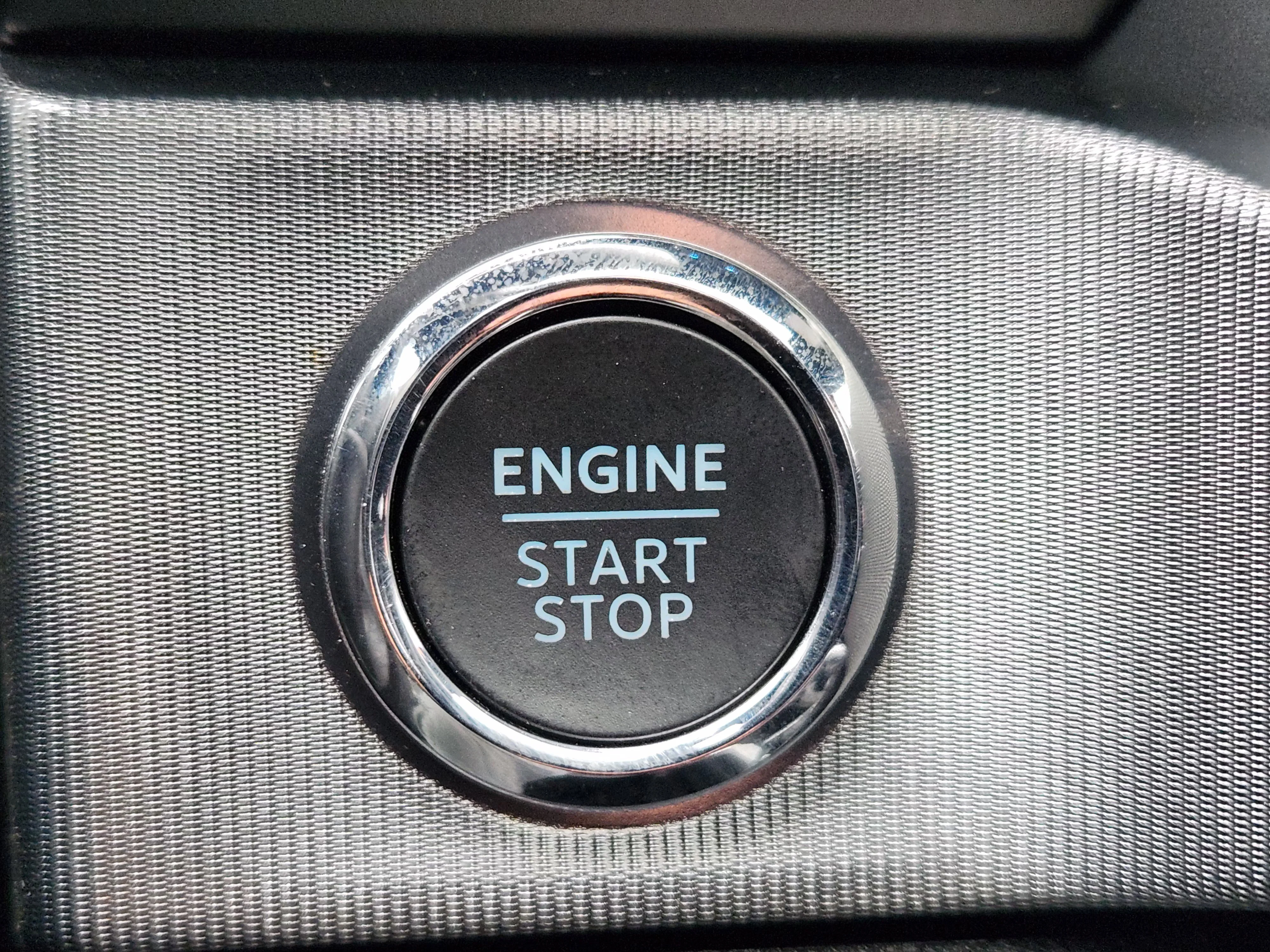 Used 2025  Ford Platinum image 22