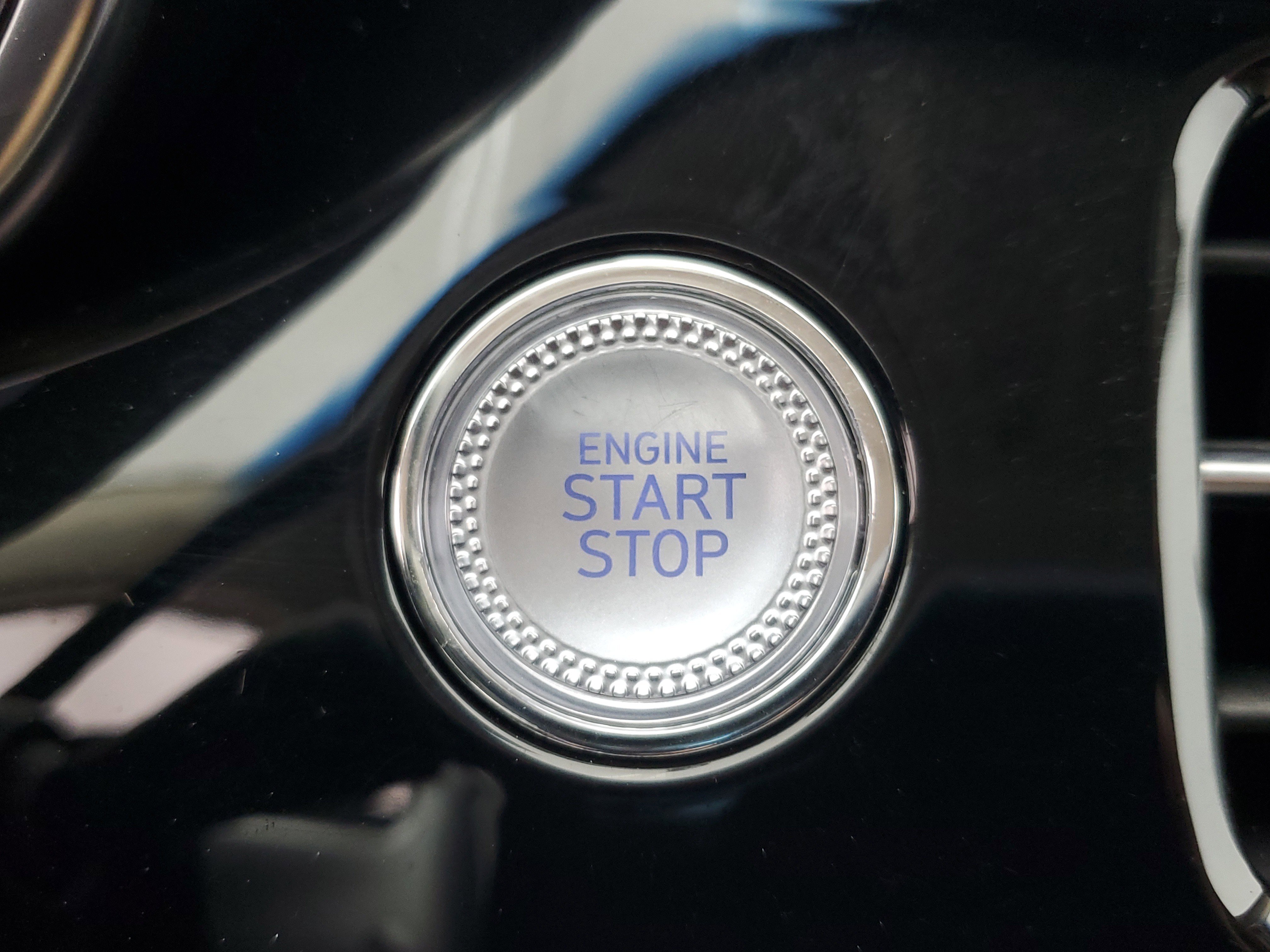 2025 GENESIS G70 Standard - Photo 30