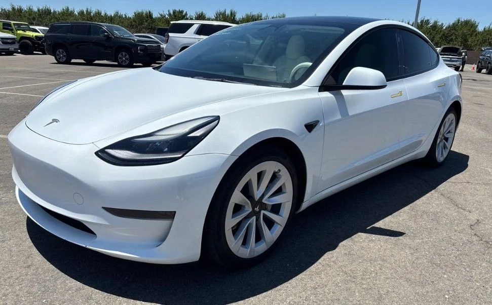 Used 2023 White Tesla Base image 1