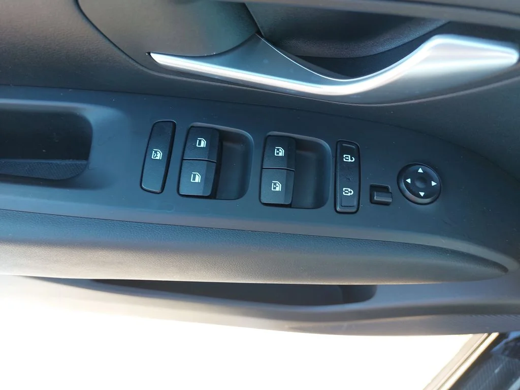 Used 2023 Black Hyundai SEL image 28