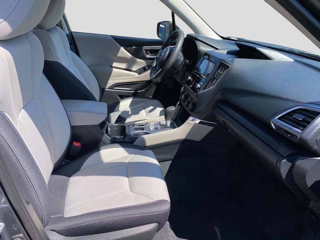 Used 2024 Gray Subaru Base image 24
