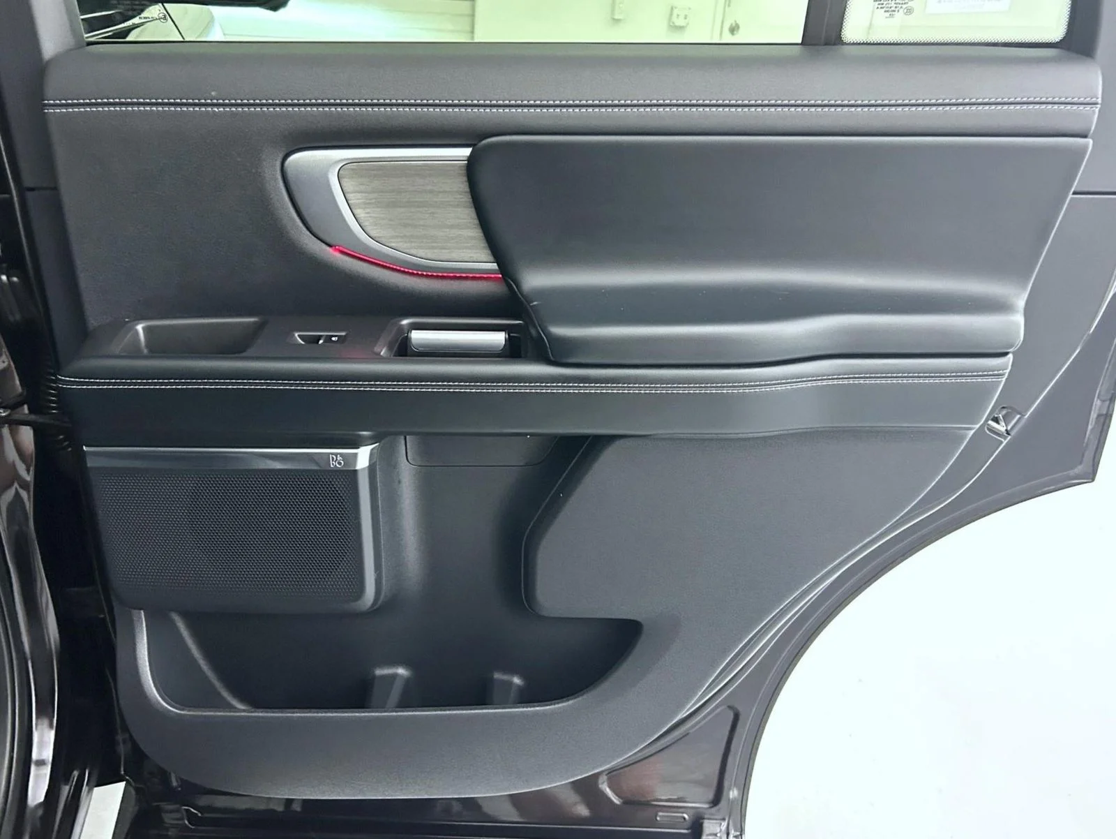 Used 2025 Black Ford Platinum image 18