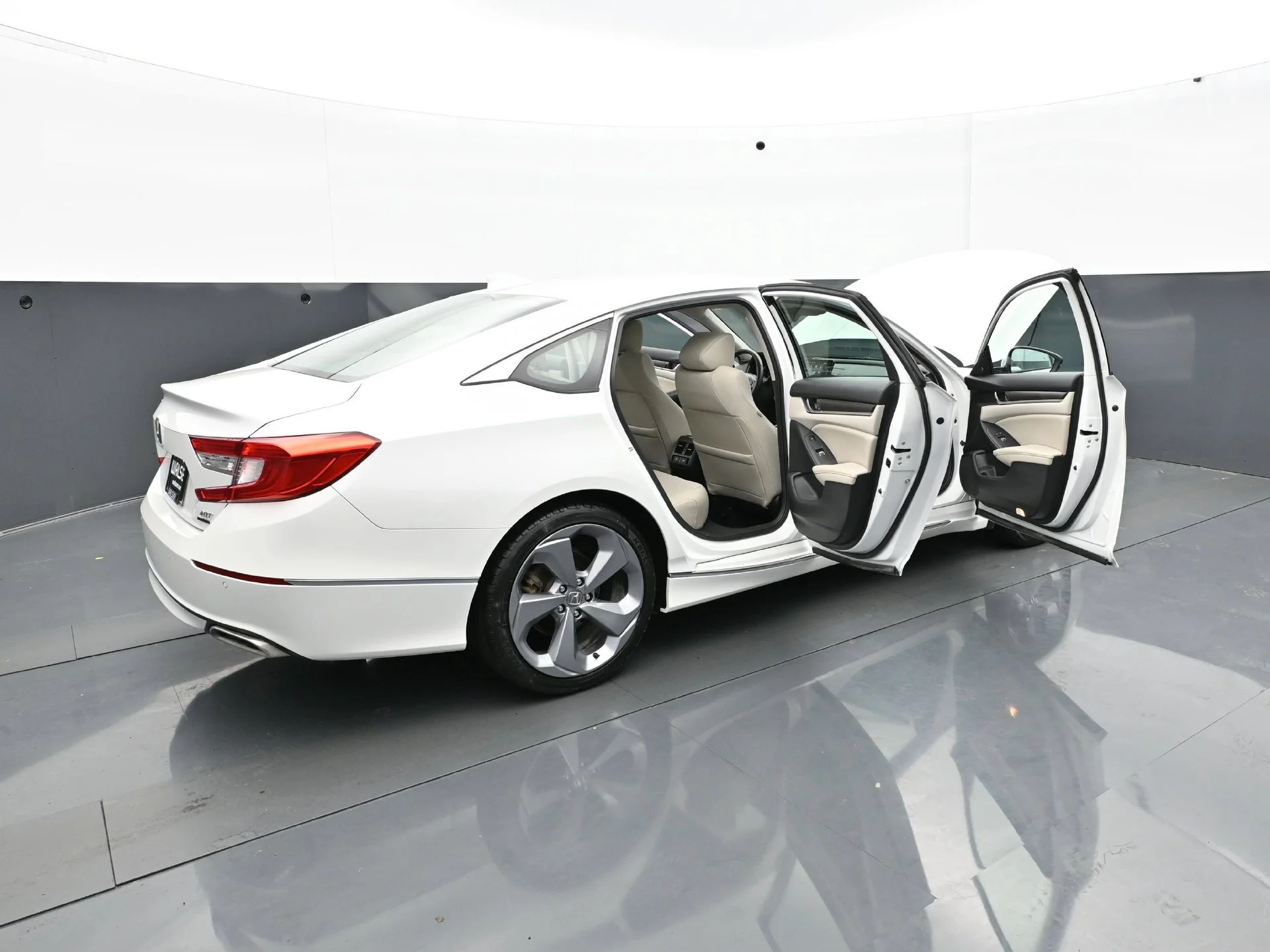 Used 2019 White Honda Touring 2.0T Auto image 40