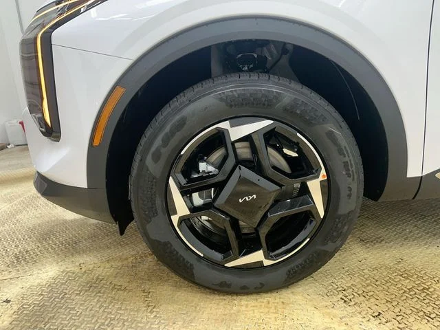 New 2026 Glacial White Pearl Kia EX image 19