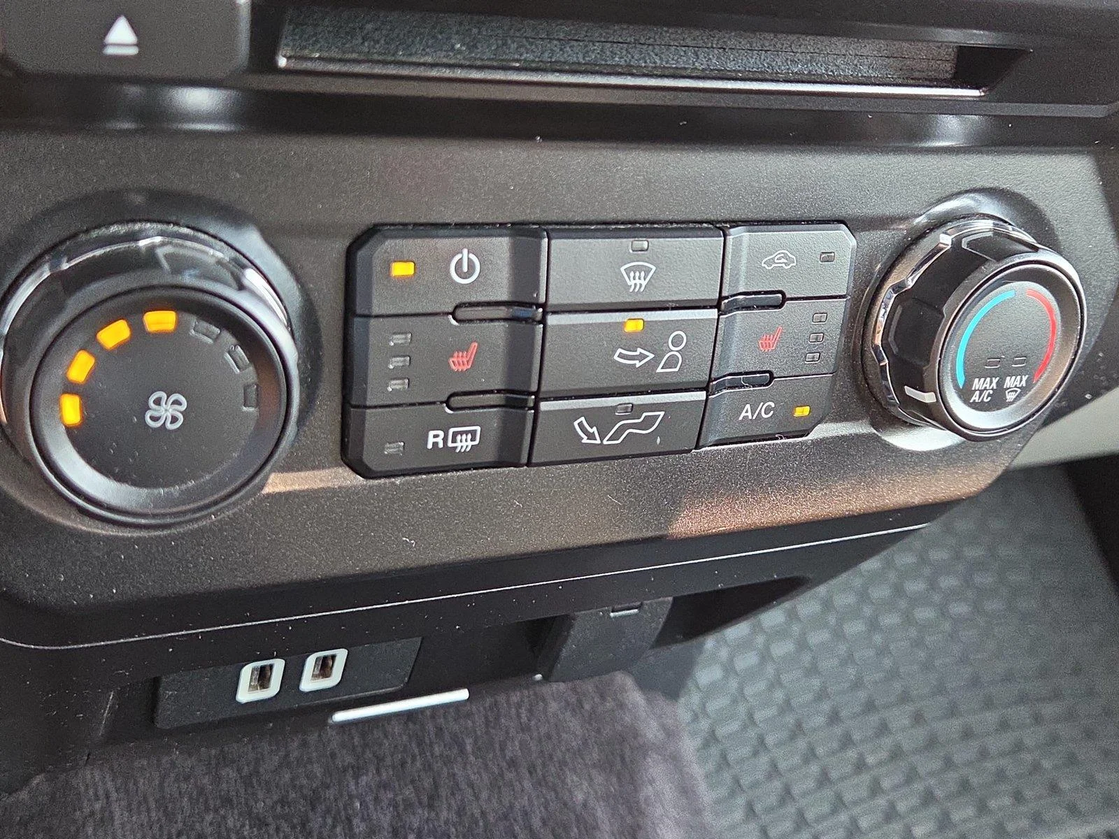 Used 2017 Blue Jeans Ford XLT image 10