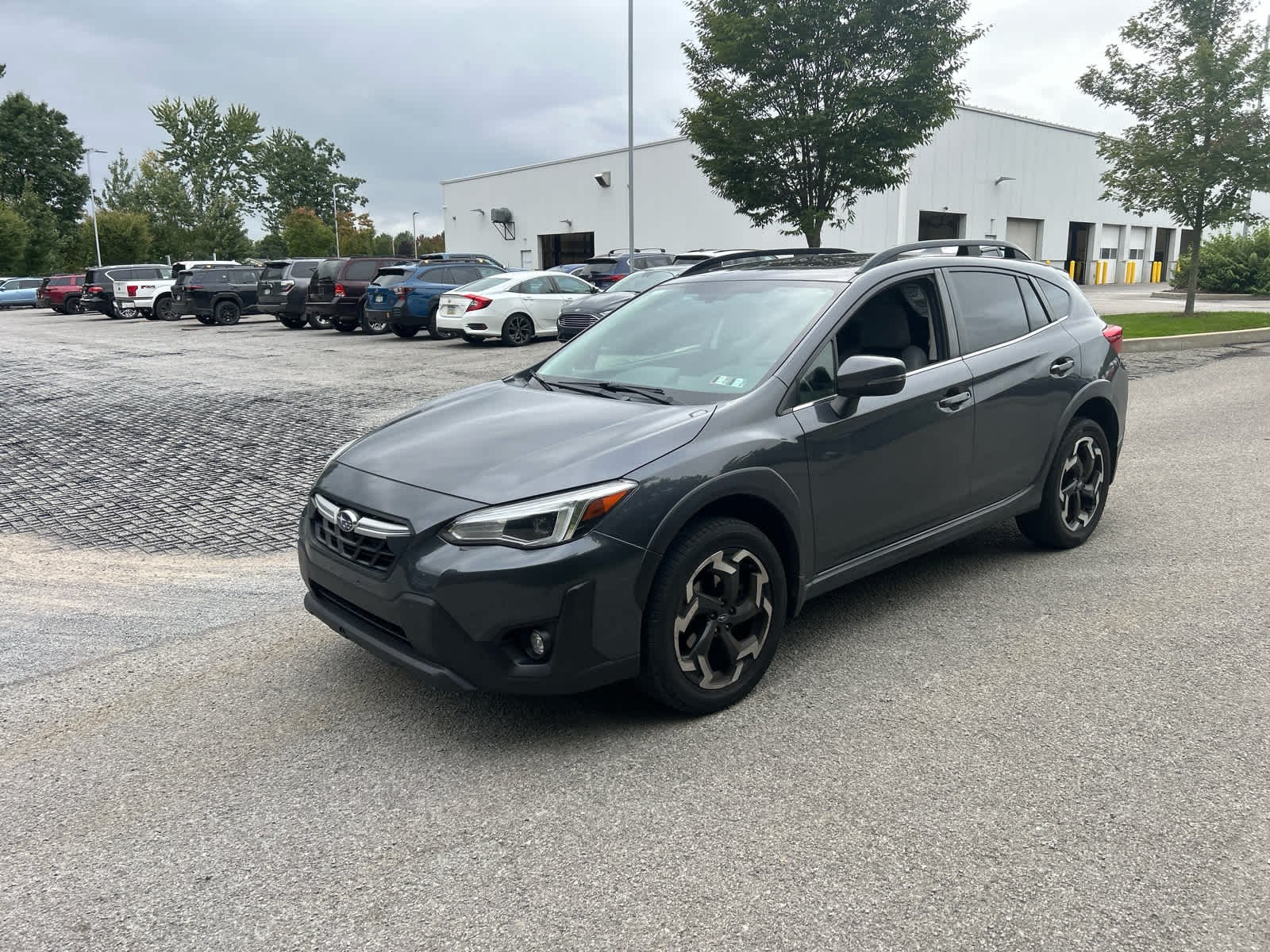 Used 2021 Magnetite Gray Metallic Subaru Limited image 3