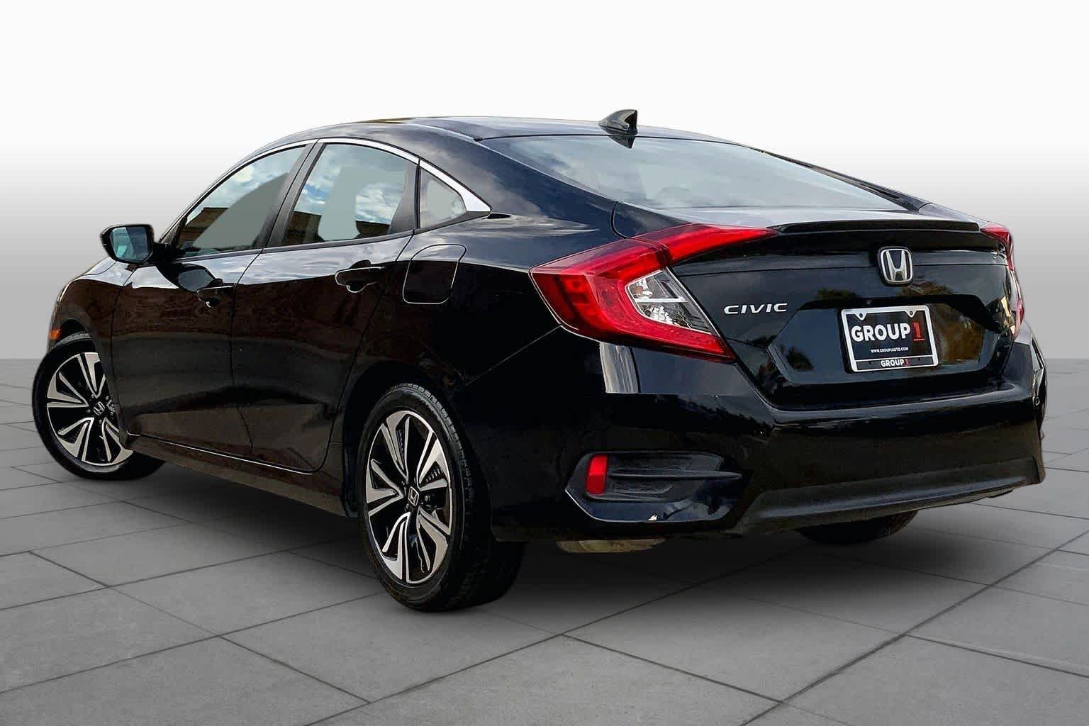 Used 2016  Honda EX-T image 11